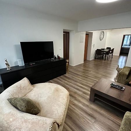 Medena Apartment Old Town With Free Parking Bratislava Exterior photo