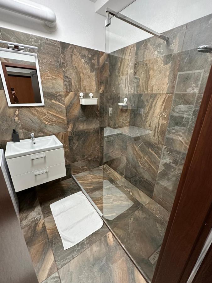 Medena Apartment Old Town With Free Parking Bratislava Exterior photo