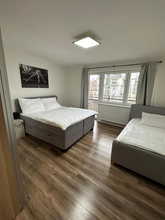 Medena Apartment Old Town With Free Parking Bratislava Exterior photo