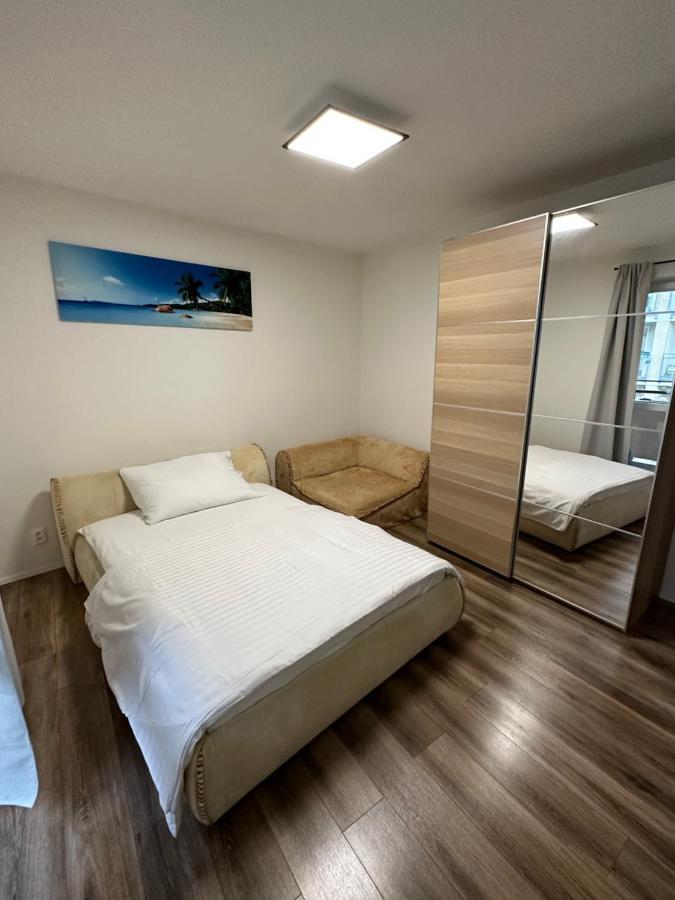 Medena Apartment Old Town With Free Parking Bratislava Exterior photo